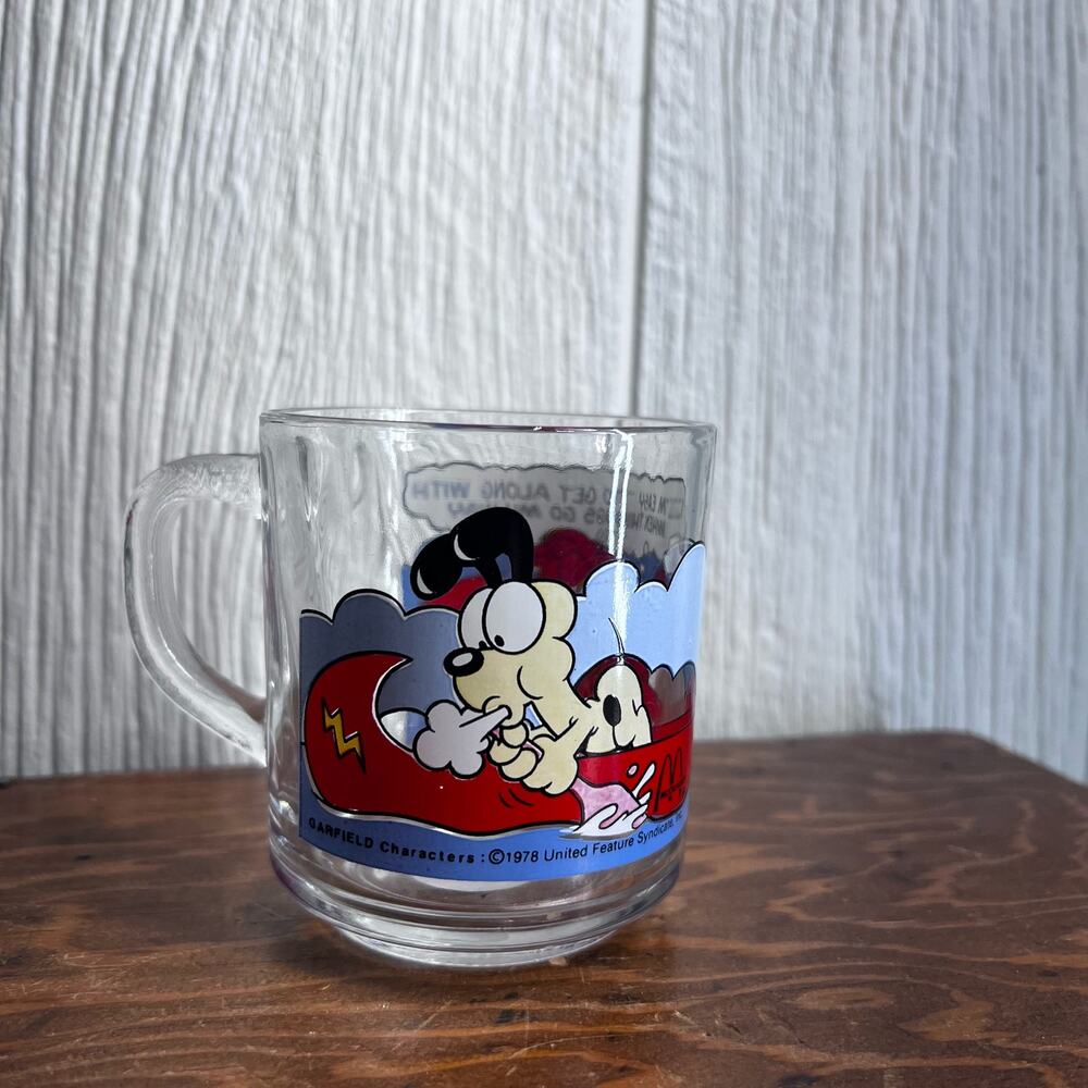 Garfield and Odie collectors coffee cup from
Vintage 1978-80 Garfield McDonalds - Picture 2 of 6
